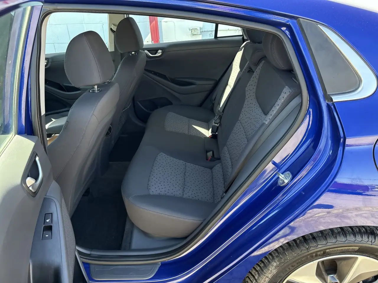 Hyundai IONIQ снимка Hyundai IONIQ
