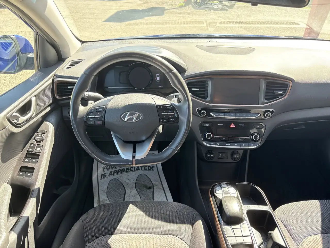 Hyundai IONIQ снимка Hyundai IONIQ