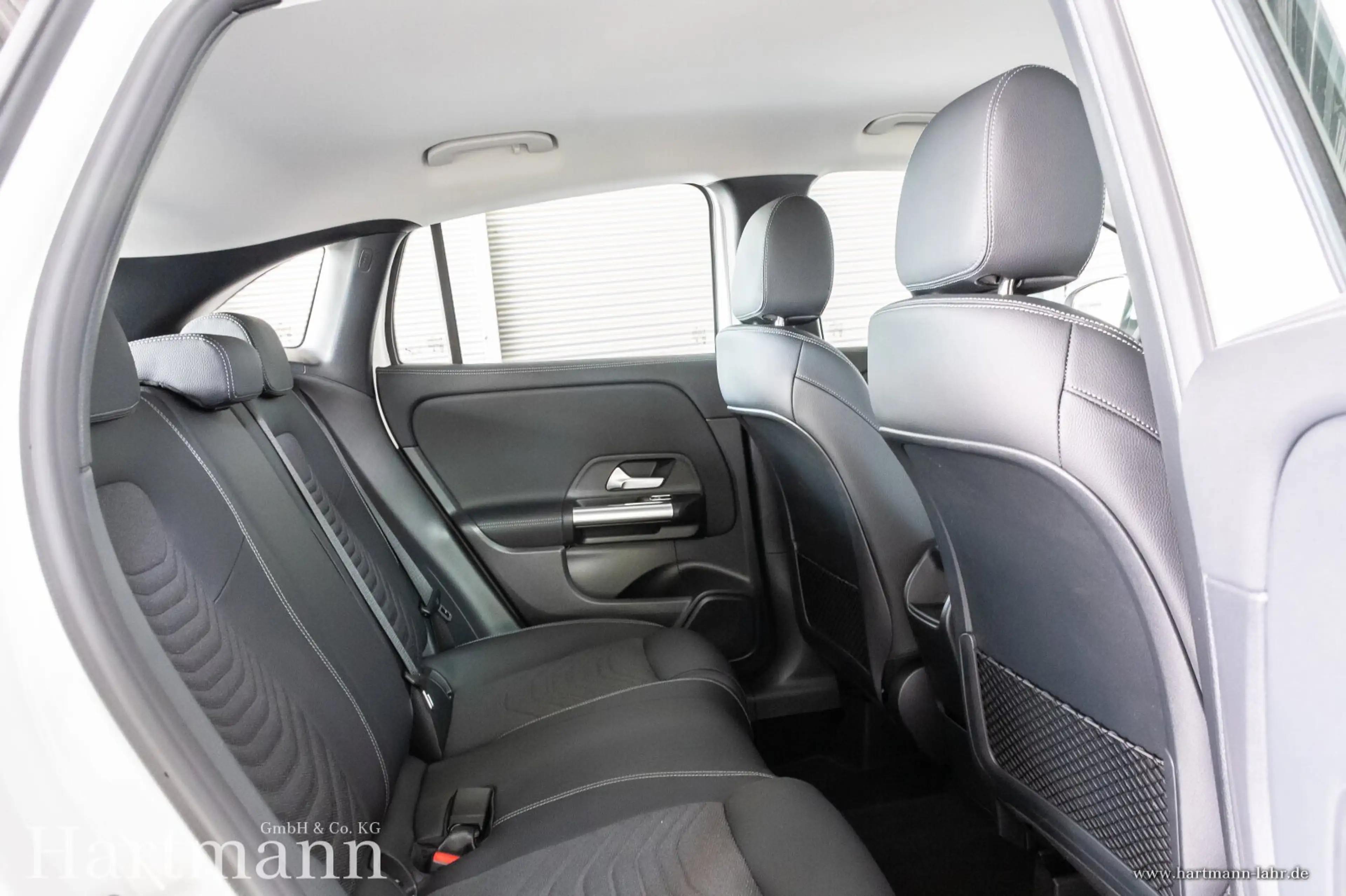 Mercedes-Benz GLA 200 GLA 200 Progressive Line Advanced nur 850 KM! LED — photo 11