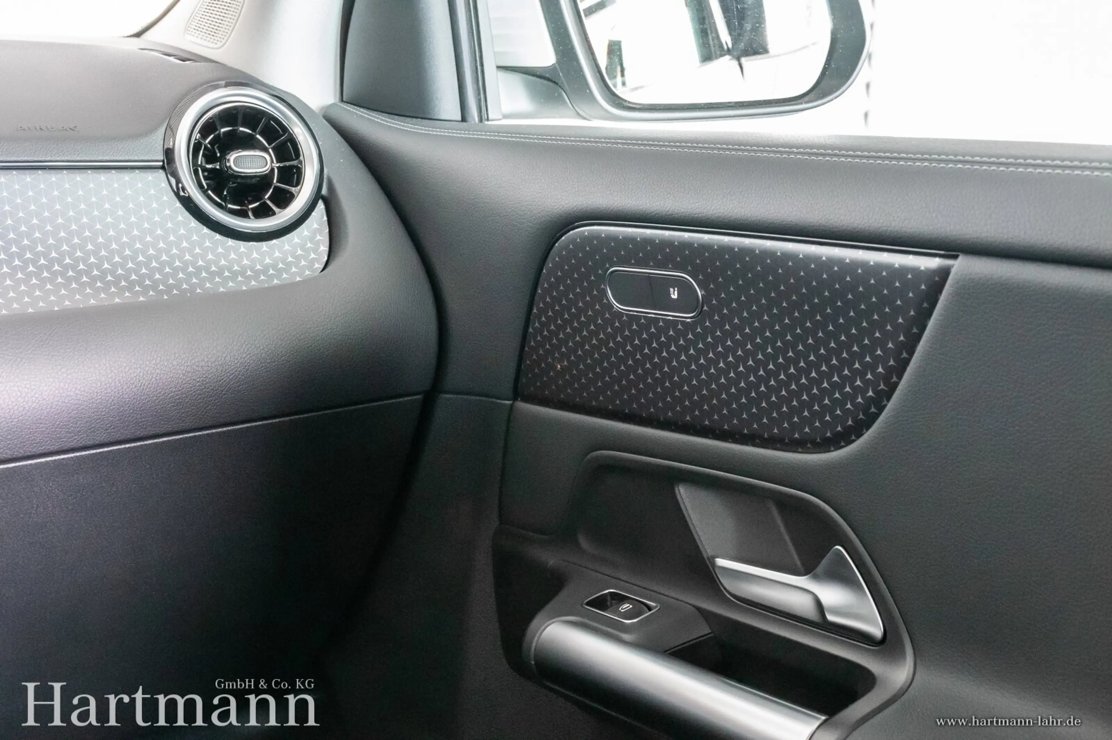 Mercedes-Benz GLA 200 GLA 200 Progressive Line Advanced nur 850 KM! LED — photo 10
