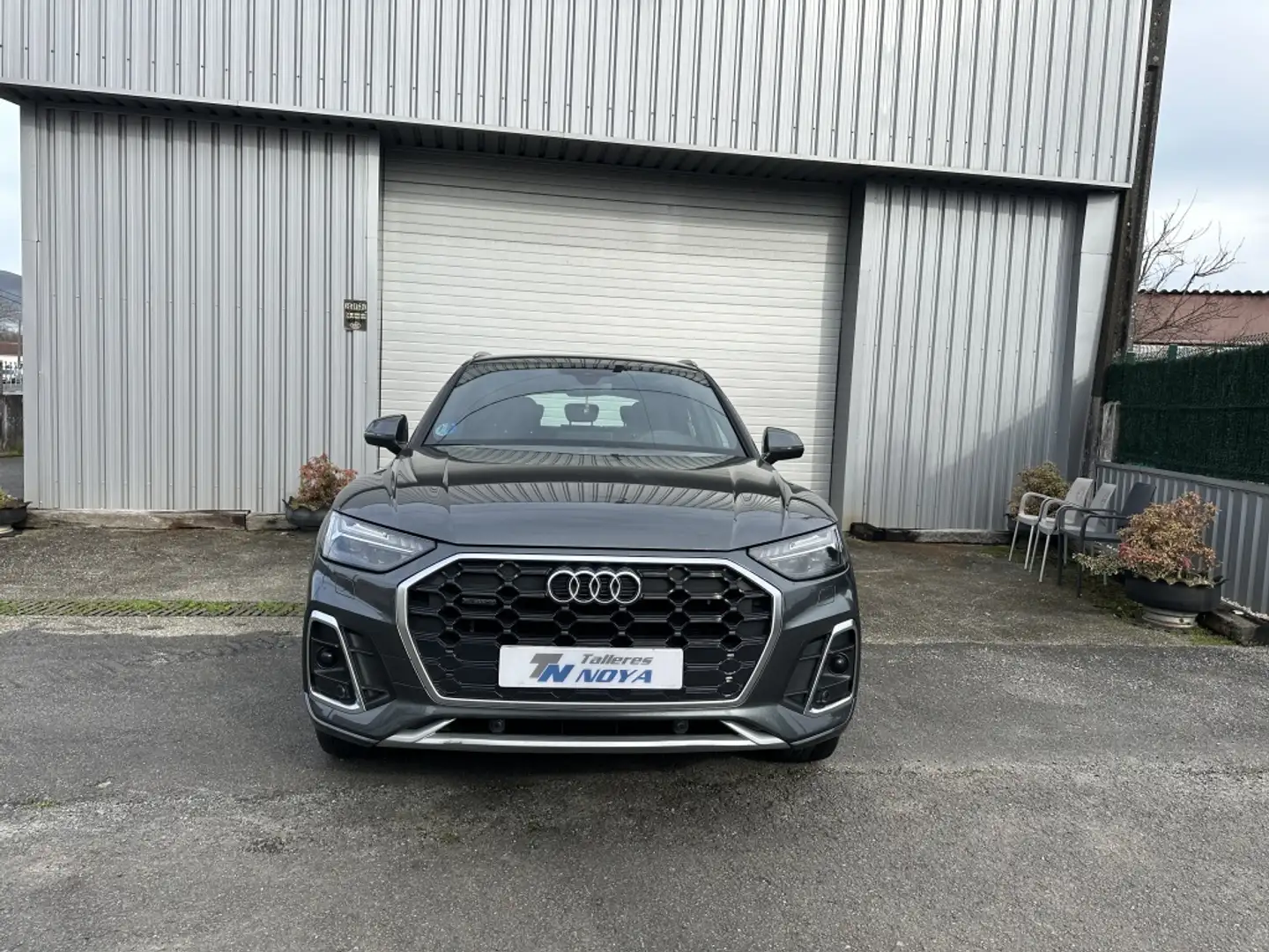Audi Q5 40 TDI quattro-ultra Genuine S tronic 150kW Gris - 2