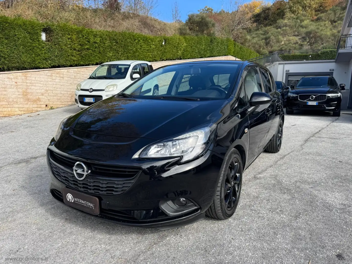 Opel Corsa 1.2 5p. b-Color Zwart - 1