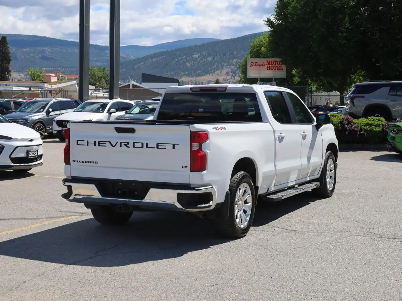 Chevrolet Silverado 1500 снимка Chevrolet Silverado 1500