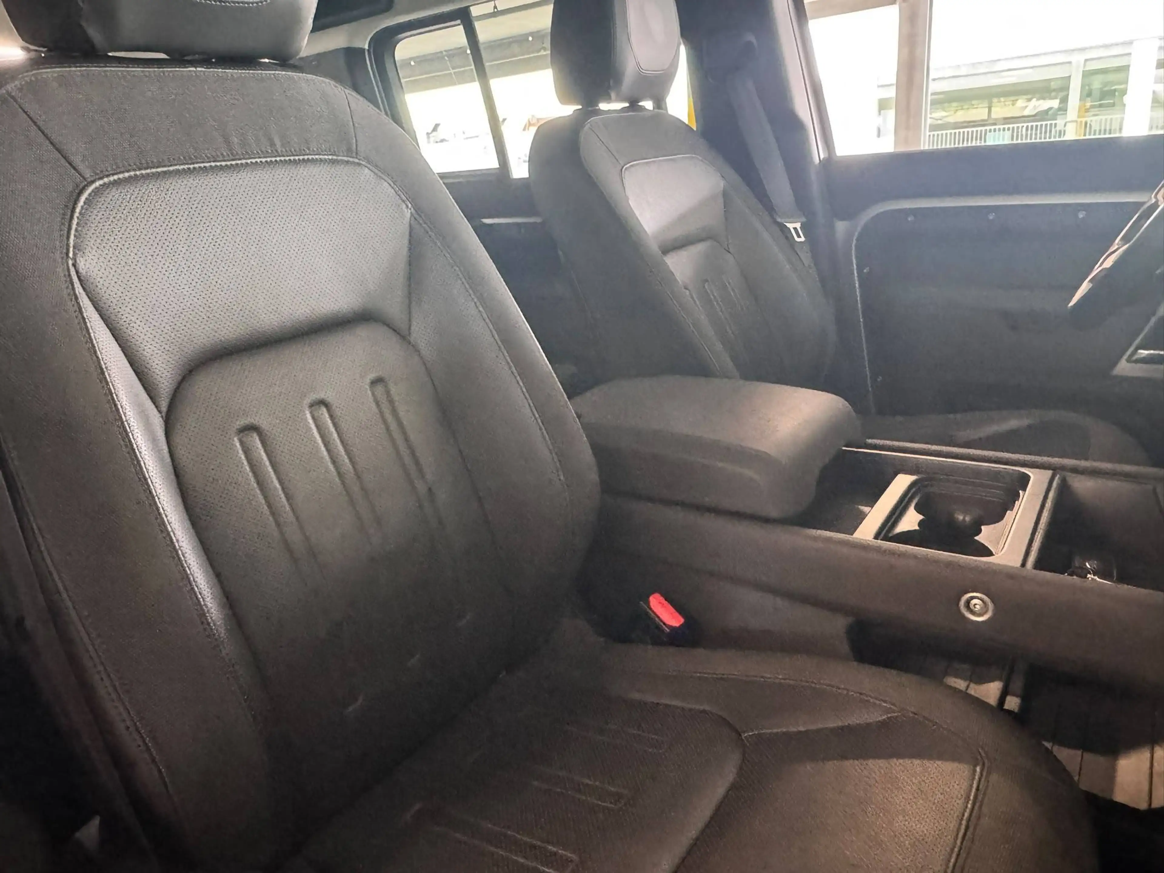 Land Rover Defender Defender 110 2.0 Bi-Turbo D240 S — photo 14
