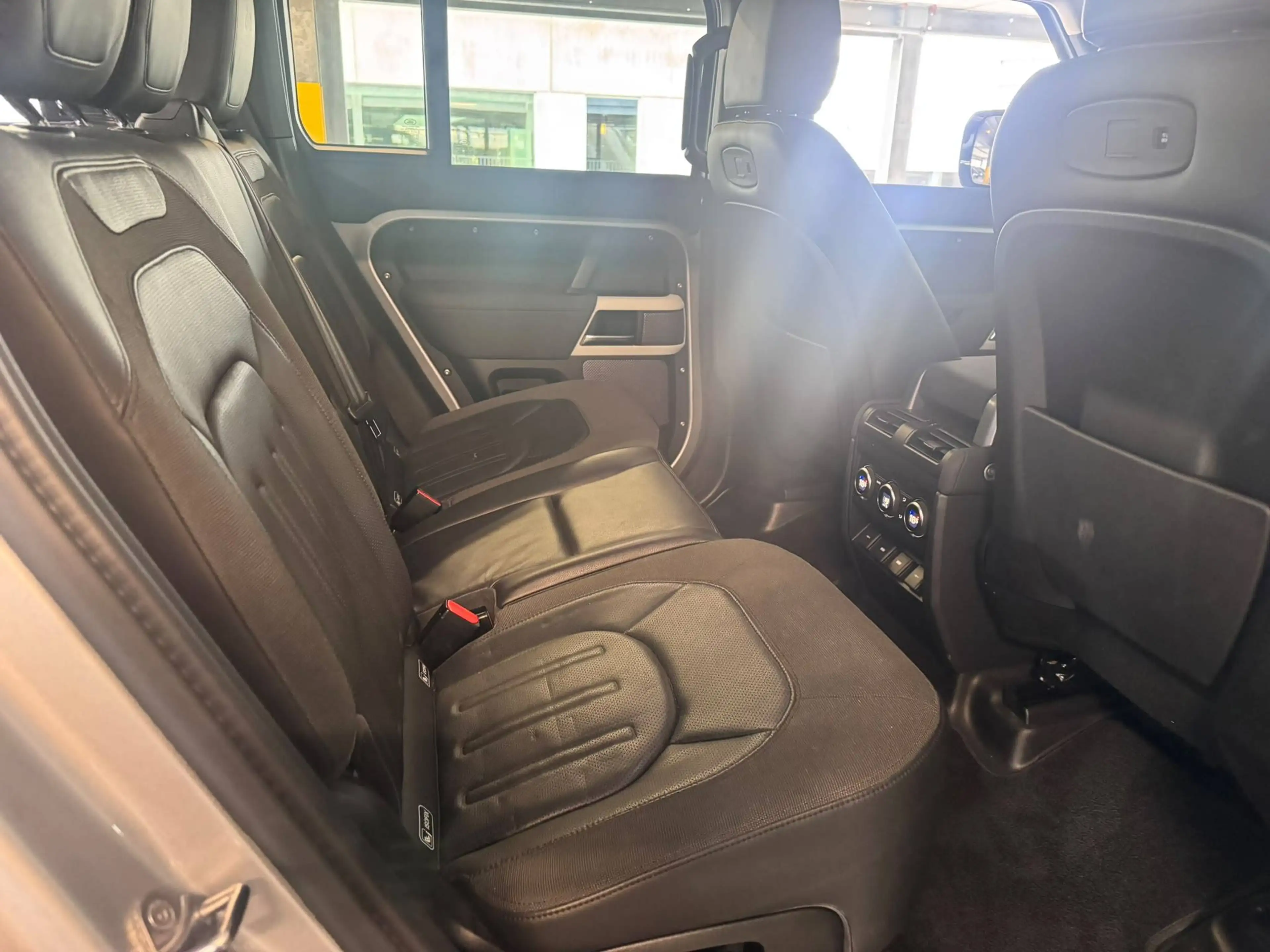 Land Rover Defender Defender 110 2.0 Bi-Turbo D240 S — photo 13