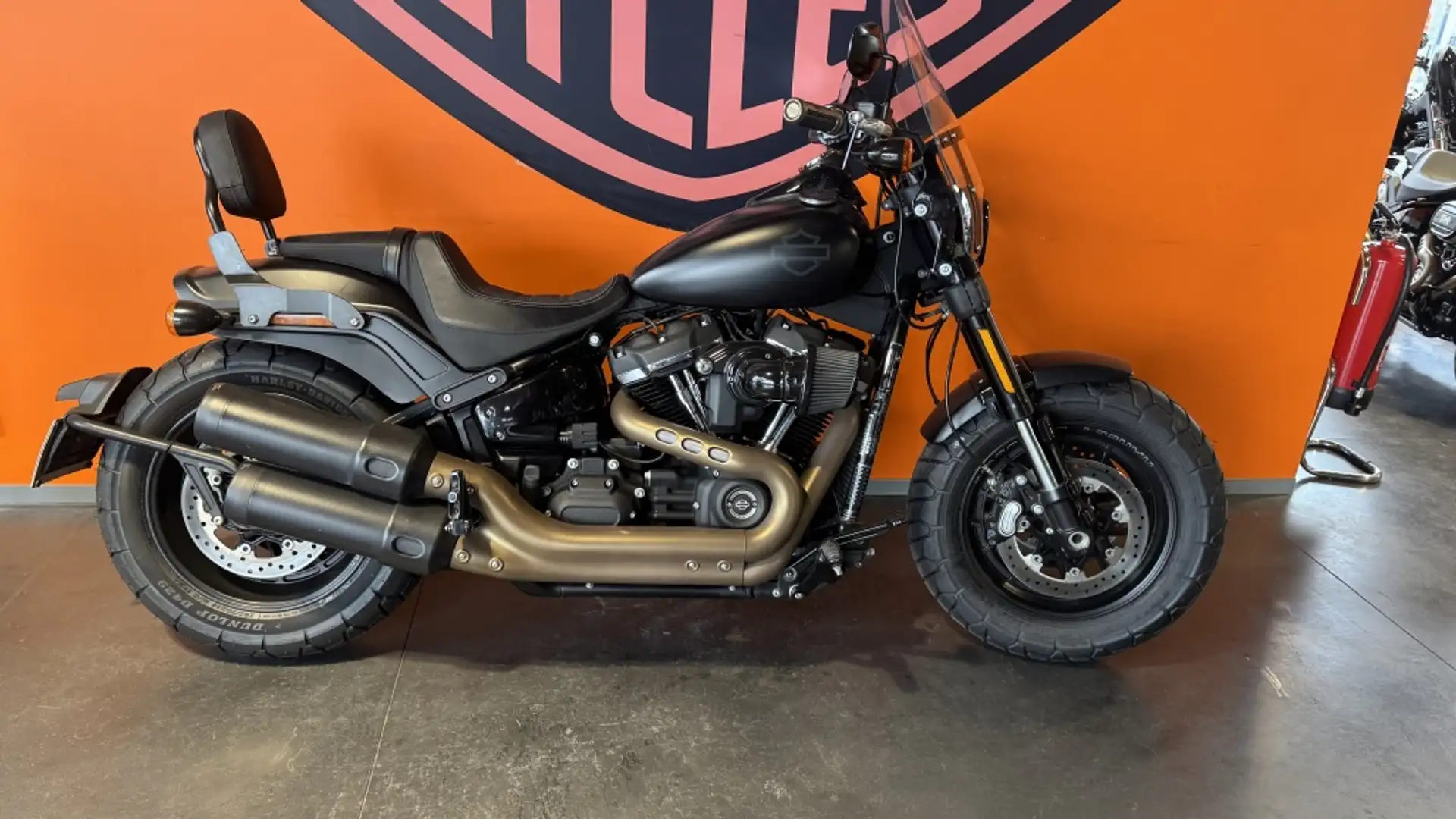 Harley-Davidson Fat Bob Chopper Noir - 1