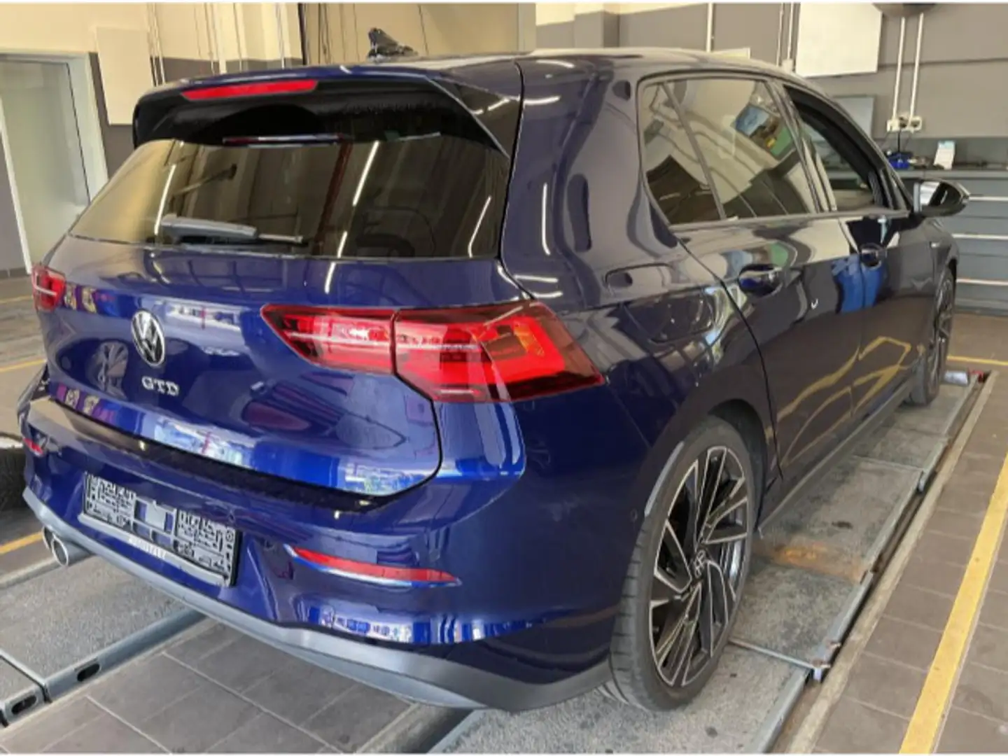 Volkswagen Golf VIII 2.0 TDI DSG GTD Navi IQ.LIGHT - LED-Ma Braun - 2