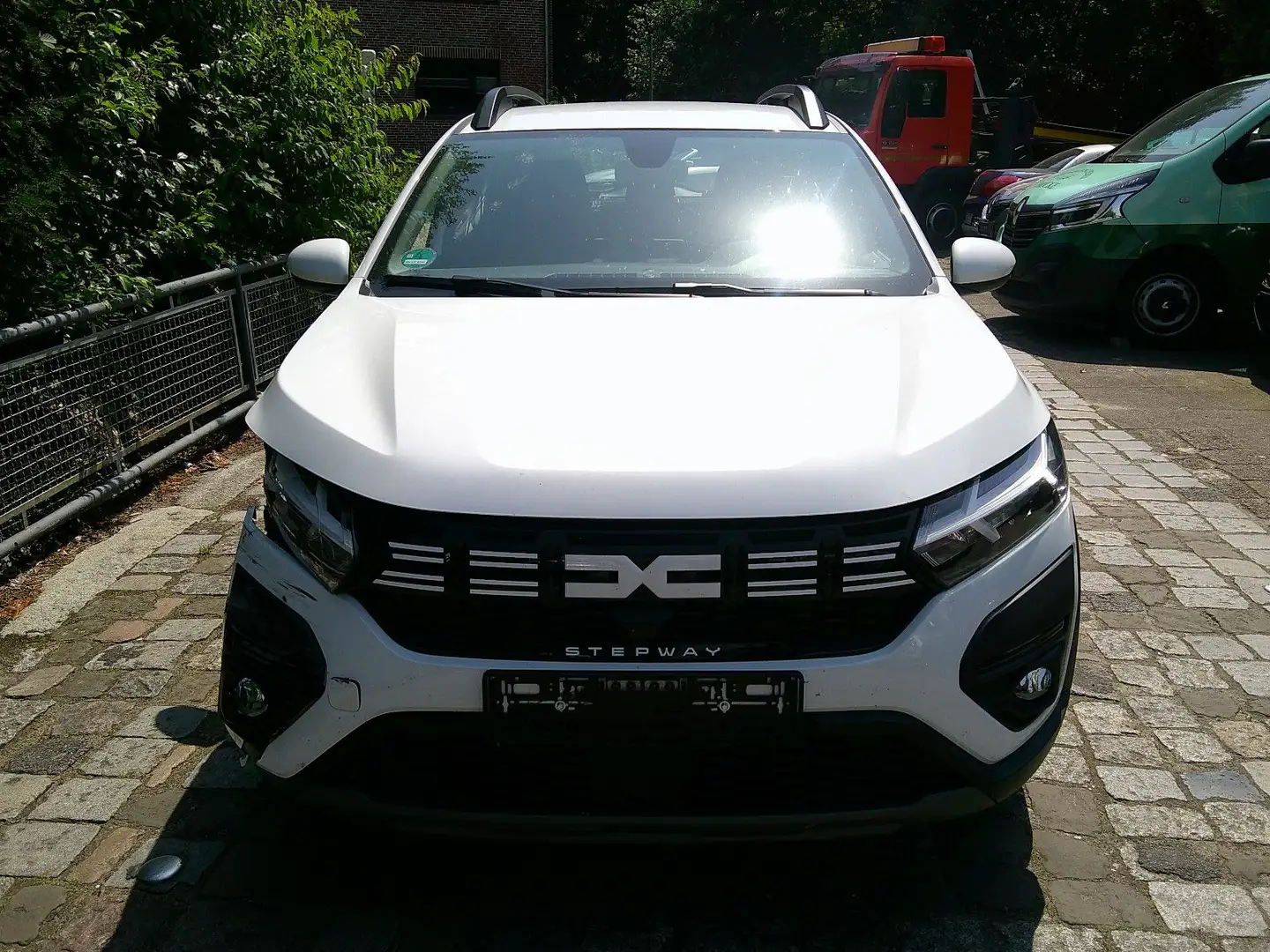 Dacia Sandero III Stepway Expression Automatik CVT Weiß - 2
