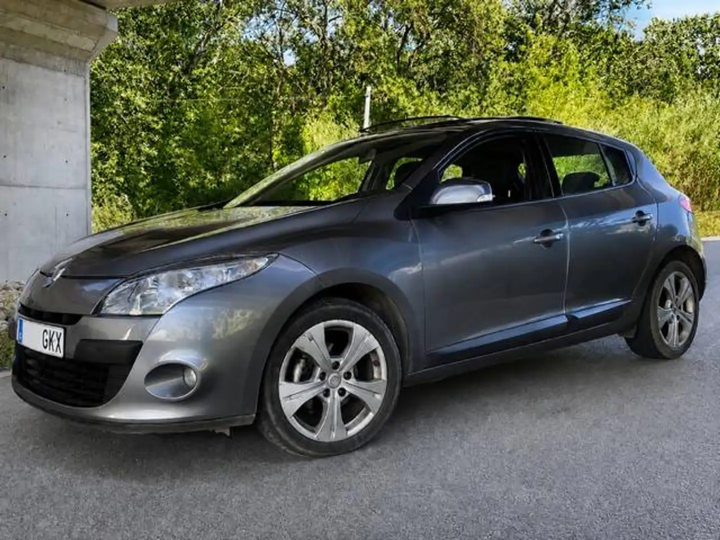 Renault Megane Mégane 1.6 Dynamique 110 Dynamique Gris - 1