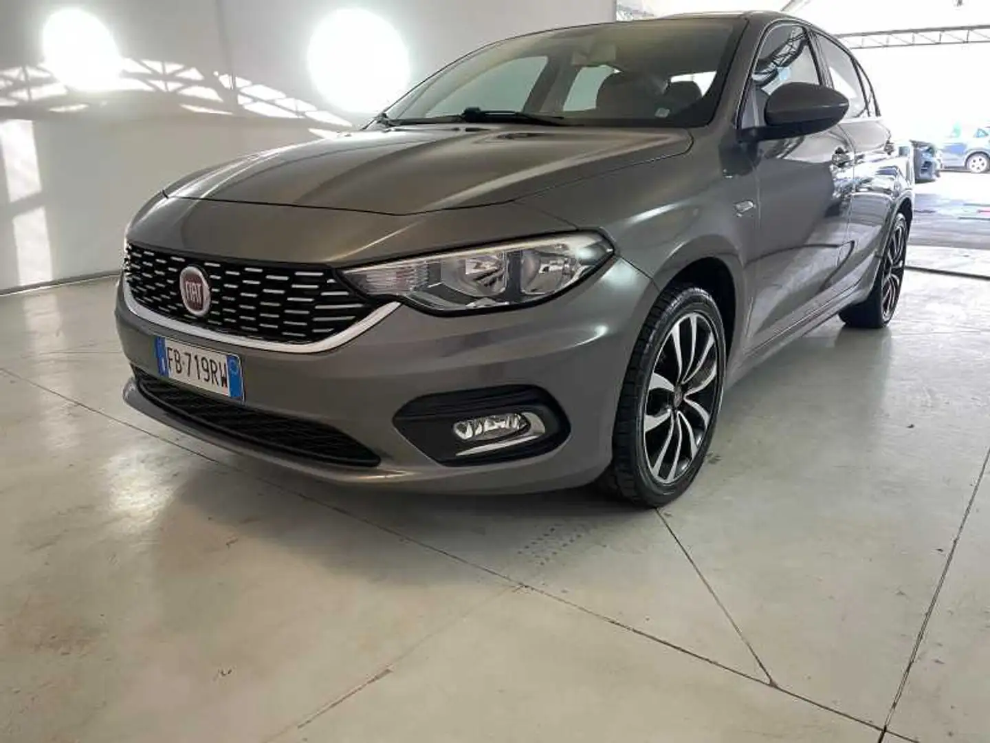 Fiat Tipo 1.6 Mjt 4 porte Opening Edition Plus Grigio - 1