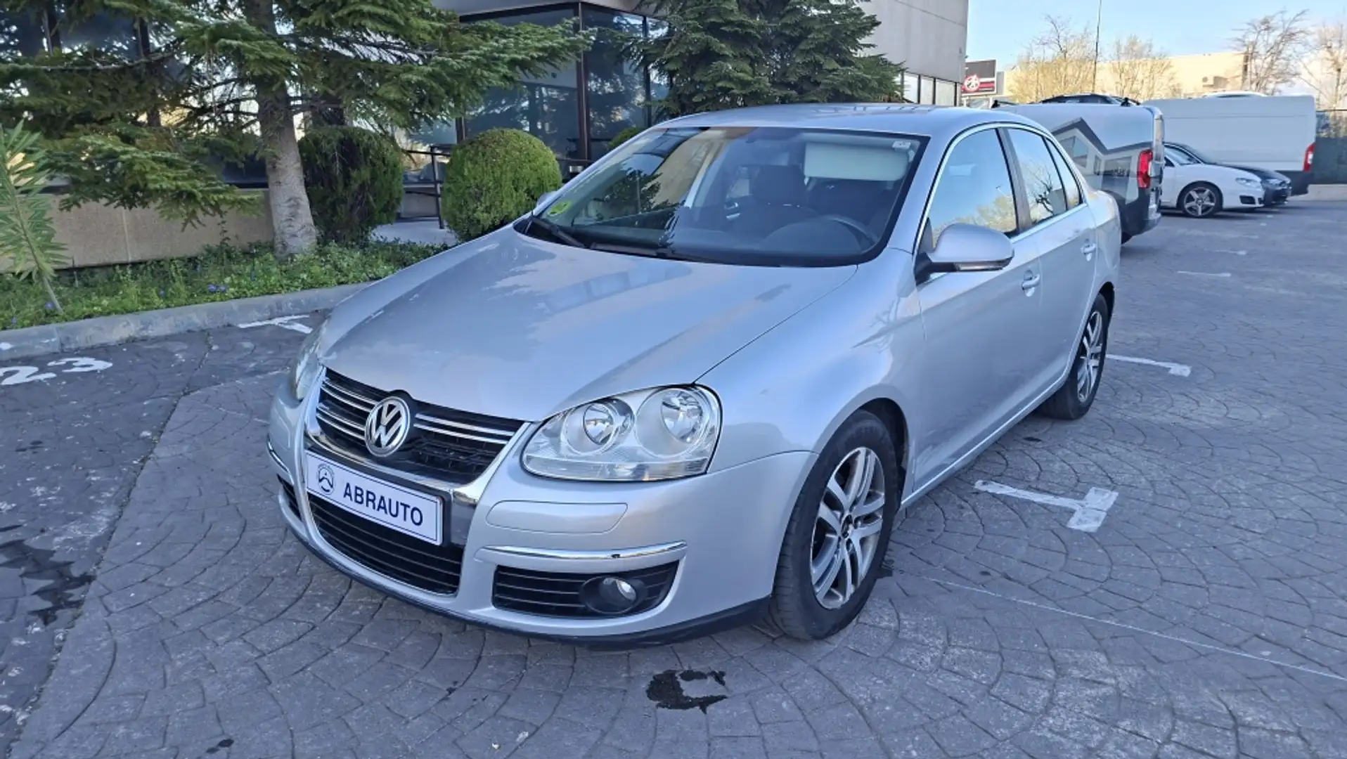 Volkswagen Jetta 1.9TDI Advance Gris - 1