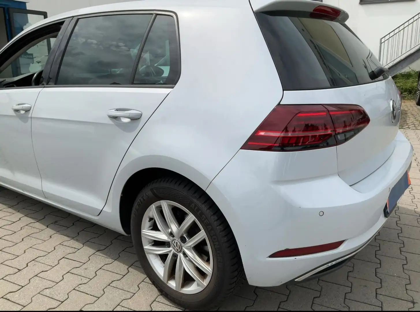 Volkswagen Golf VII 1.6 TDI DSG*Pano*ACC*Kamera*Keyless Blanc - 2