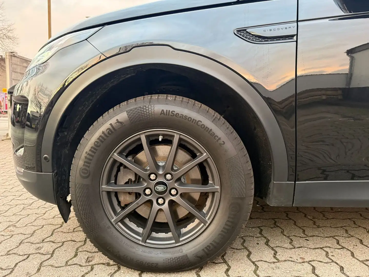 Land Rover Discovery Sport D180 AWD AUT.*HEAD-UP*AHK*360CAM Schwarz - 2