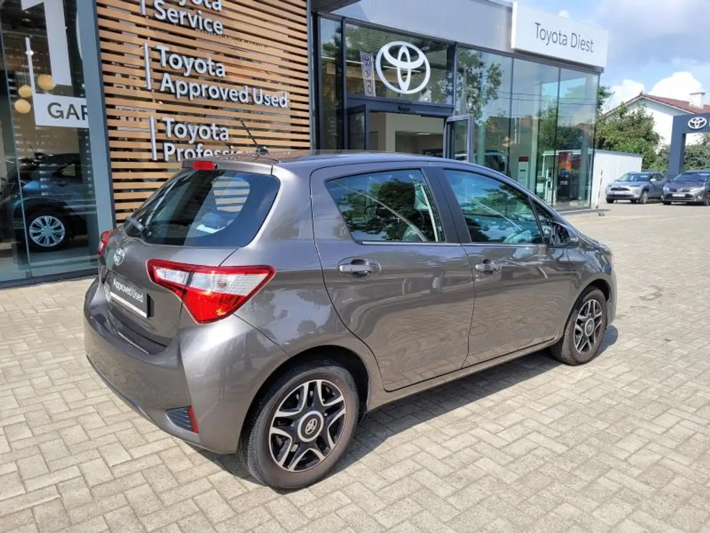Toyota Yaris Connect Bronze - 2