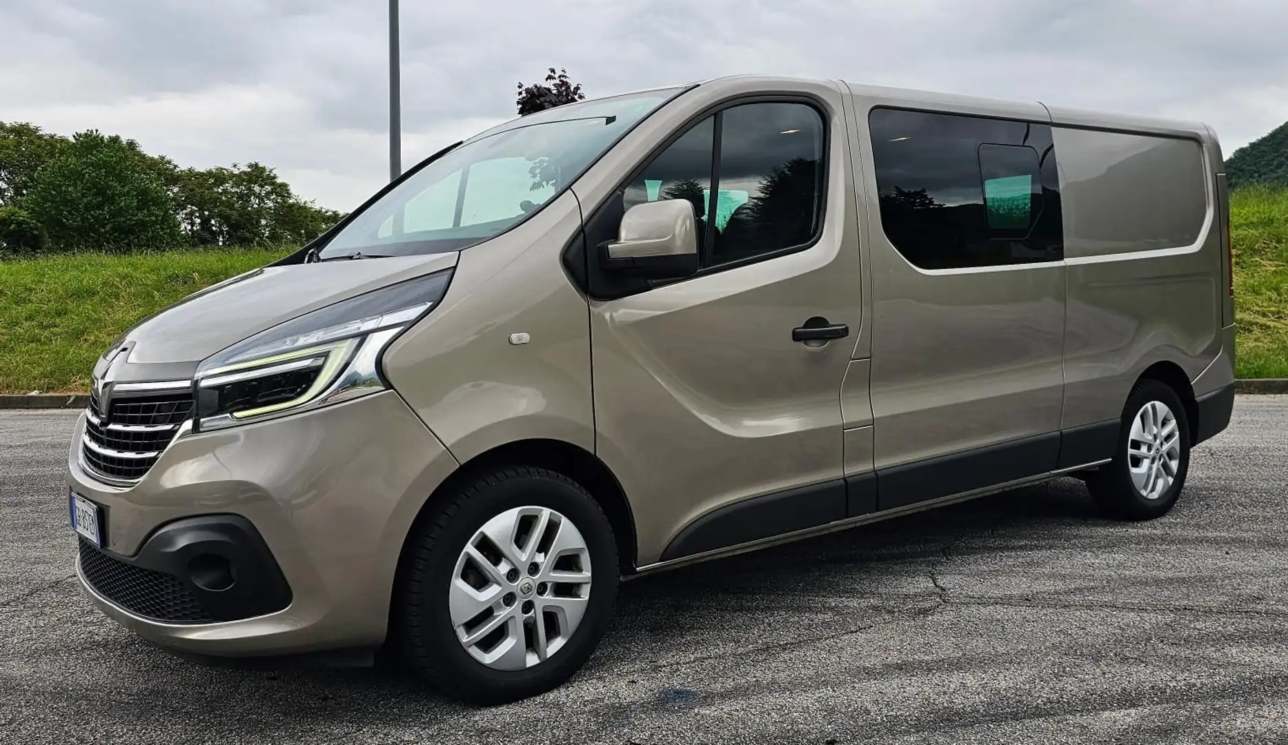 Renault Trafic Combi 2.0 dCi 145 CV Passo Lungo 6 Posti Bronzo - 2