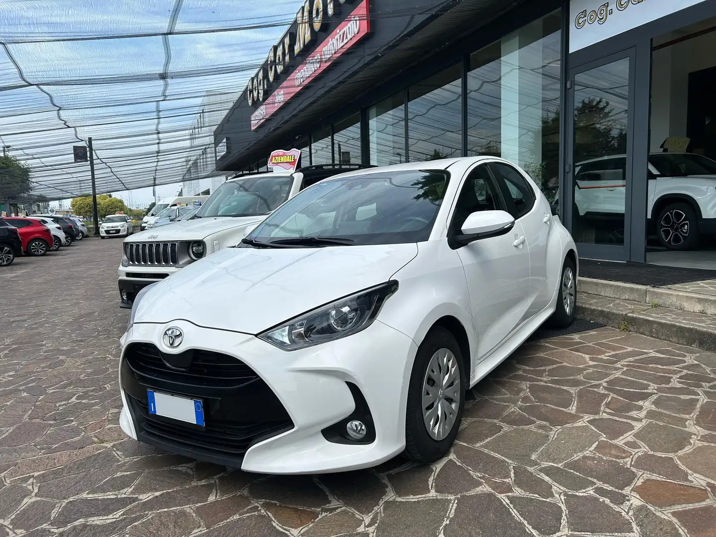 Toyota Yaris Yaris 1.0 Active 72CV Weiß - 2