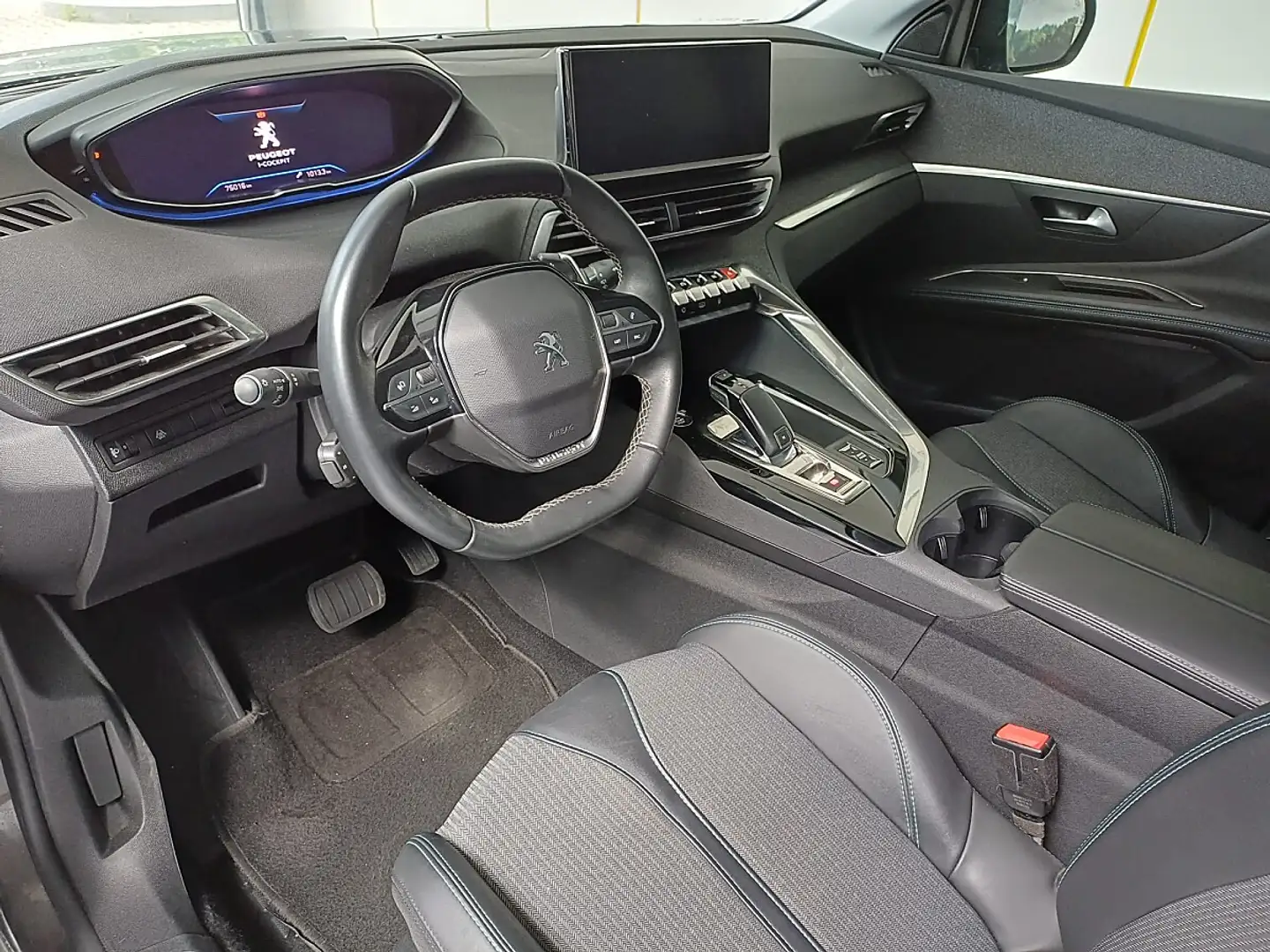 Peugeot 3008 PureTech 130 EAT8 Allure Pack Grau - 2