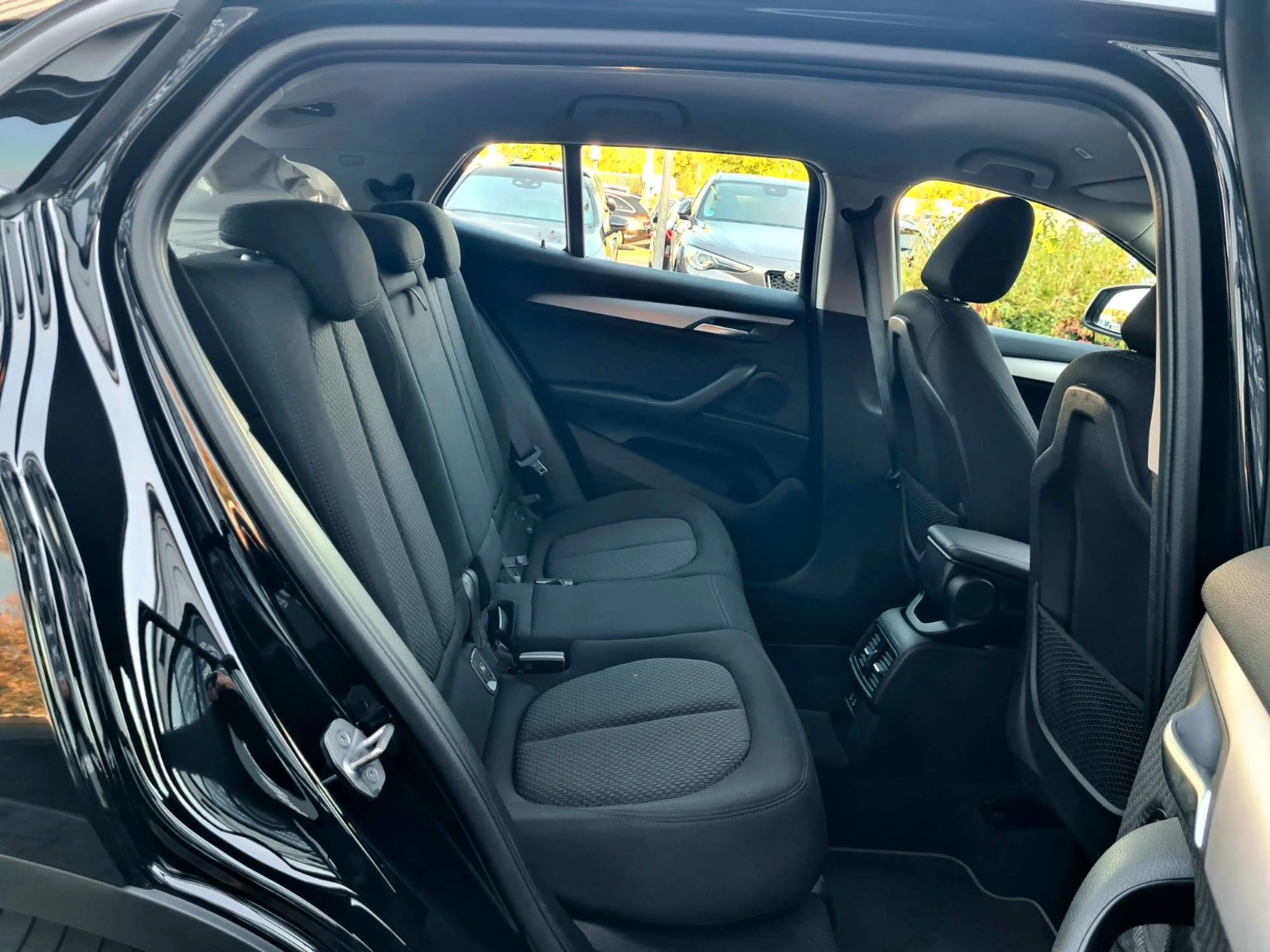 BMW X2 sDrive 18 i Advantage - LED - NAVI - 8 x ALU — photo 15