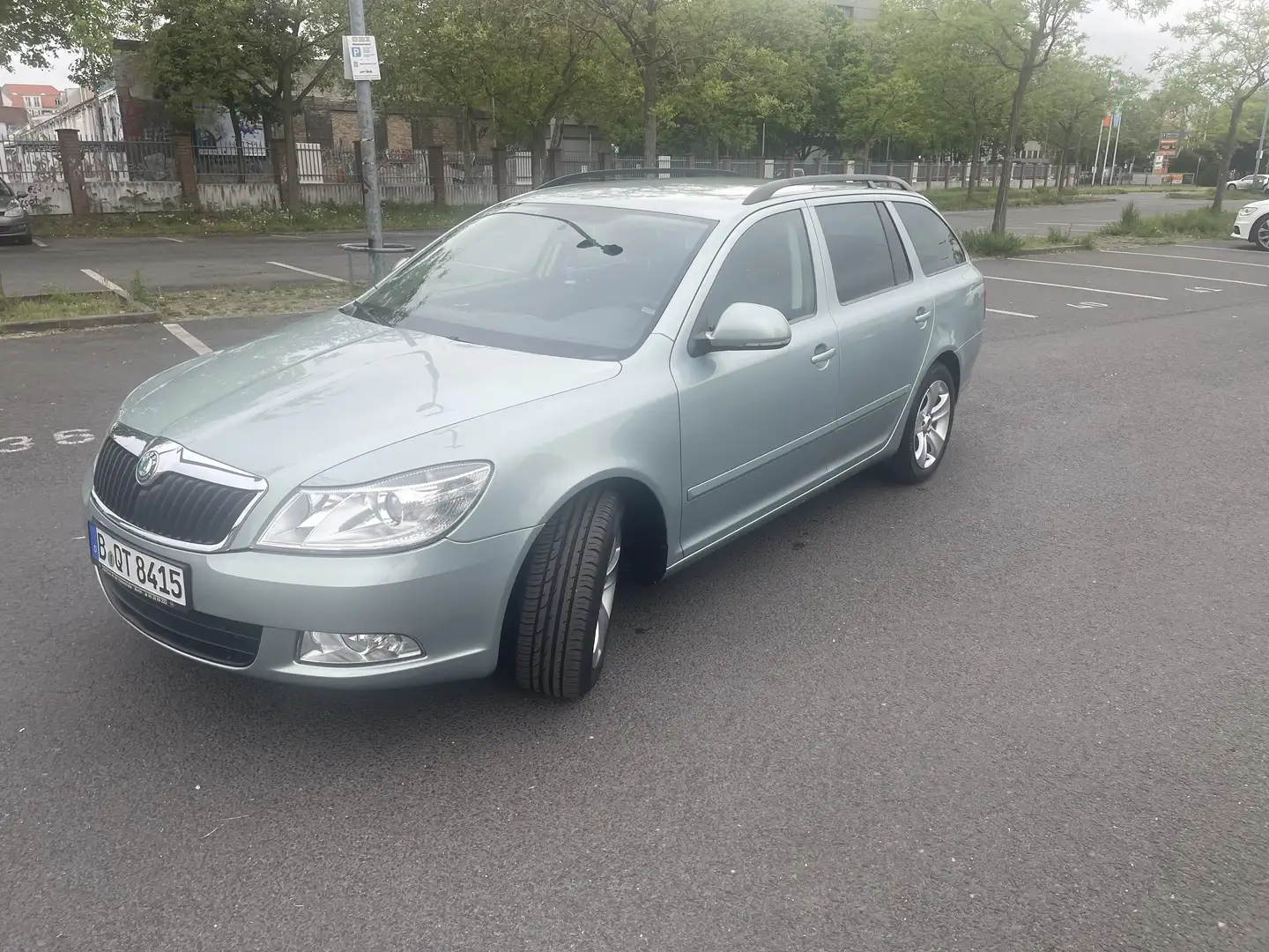 Skoda Octavia Combi 2.0 TDI DPF DSG RS Automatik neu tuv - 2