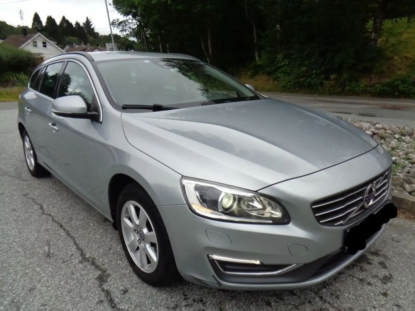 Volvo V60 V60 D2 Momentum Gris - 1