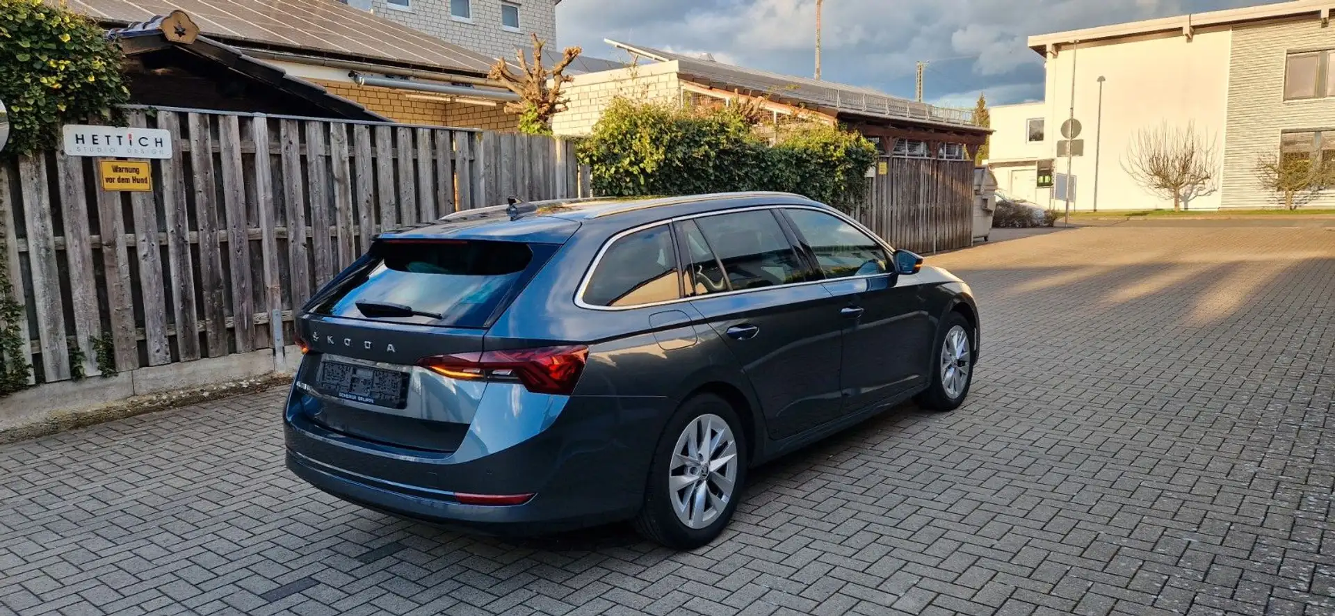 Skoda Octavia Combi First Edition Neues Mod. 2,0TDI Grau - 2