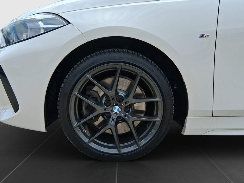 BMW 120 i Hatch M SPORT — photo 8