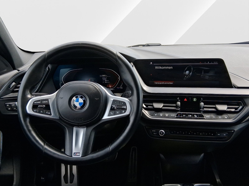 BMW 120 i Hatch M SPORT — photo 9