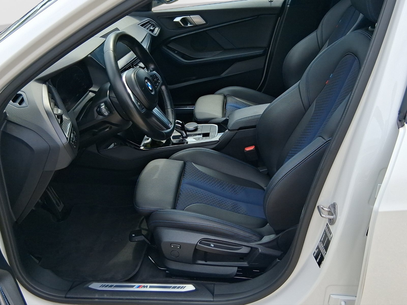 BMW 120 i Hatch M SPORT — photo 11