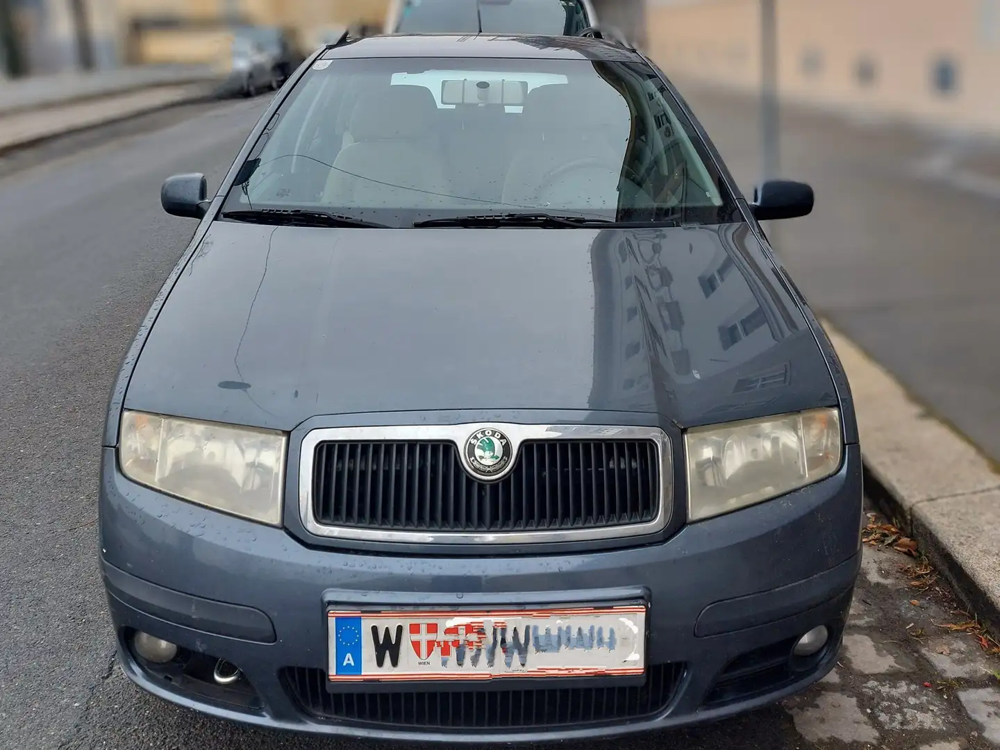 Skoda Fabia Fabia Combi Elegance 1,4 16V Elegance Grau - 1
