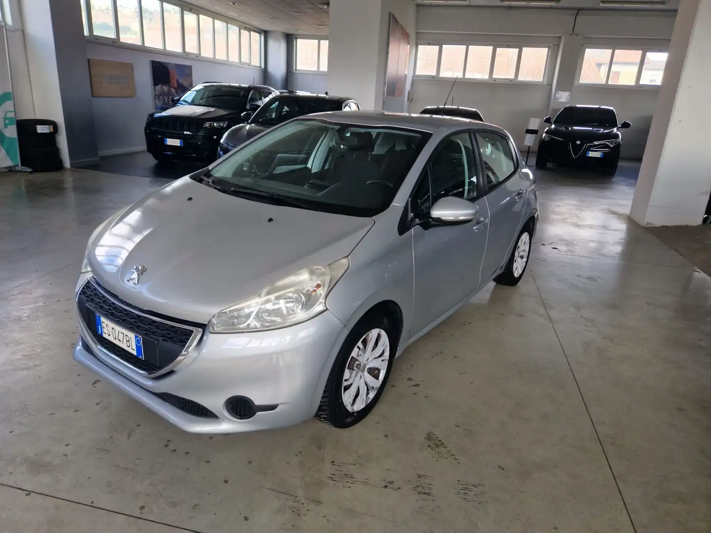Peugeot 208 208 5p 1.4 hdi 8v Access Gris - 1