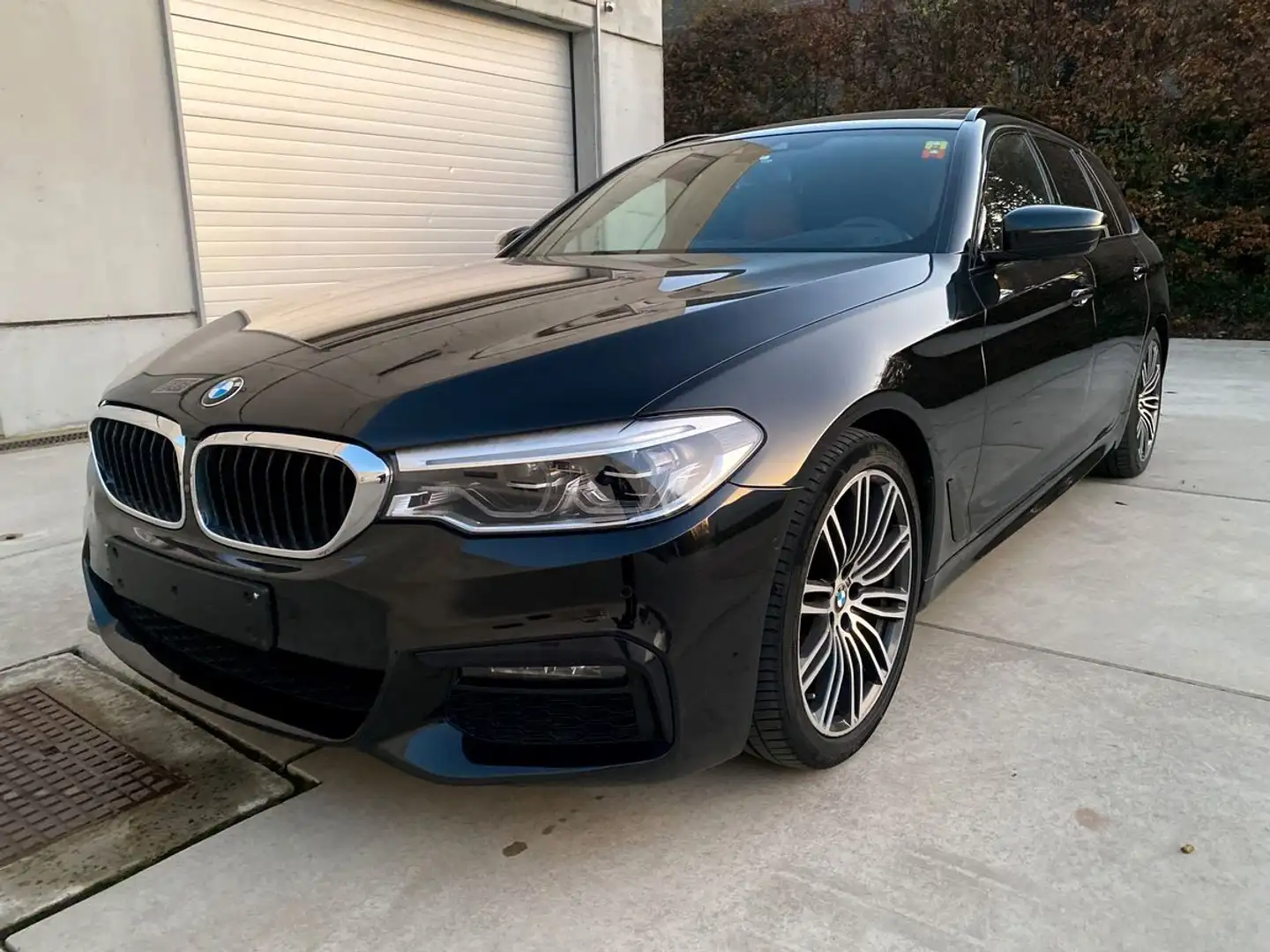BMW 520 d M Sport Aut/Leder/HuD/Pano/AHK/19" Negro - 1