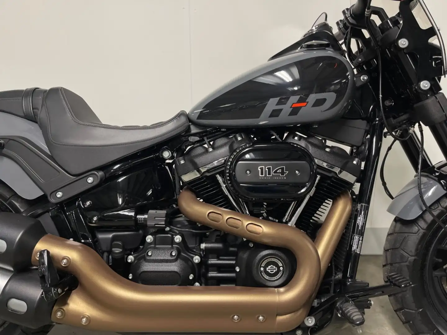Harley-Davidson Softail FXFBS Gris - 2