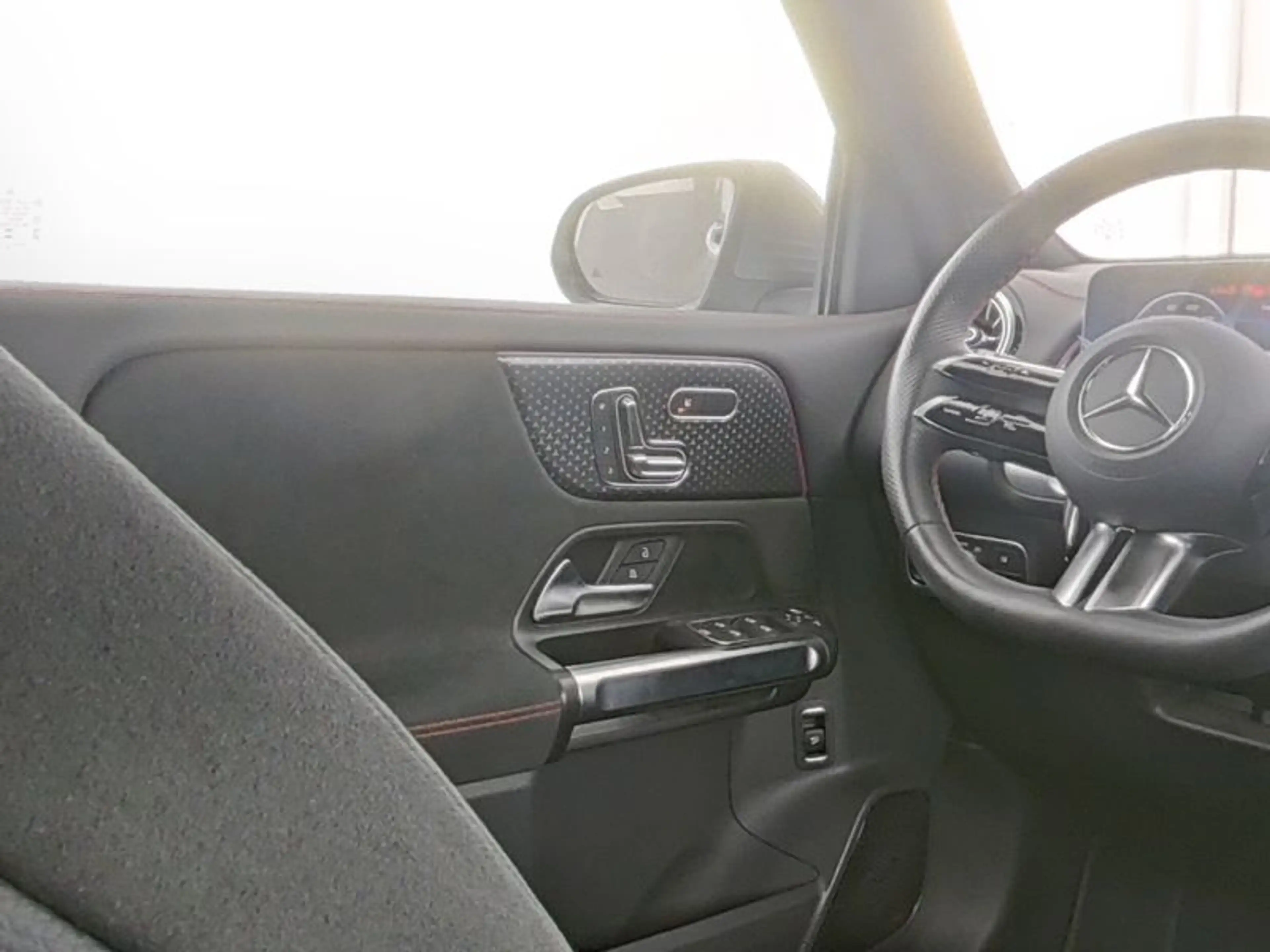Mercedes-Benz EQB 250 + AMG*LED*Distronic*Kamera*Memory-P.*AHK* — photo 8