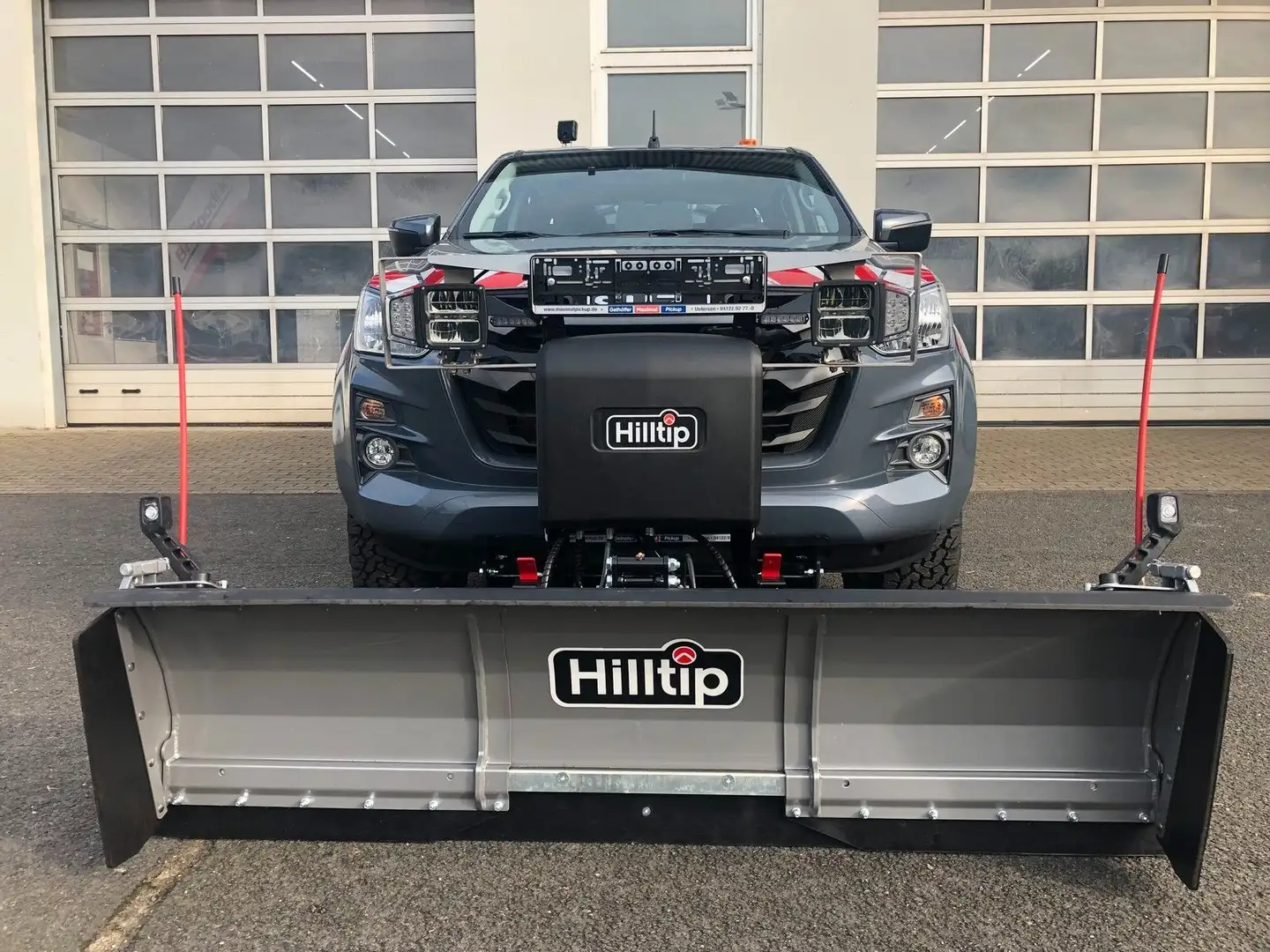 Isuzu D-Max Double Cab LS AT mit Winterdienst +SOFORT+ Grau - 2