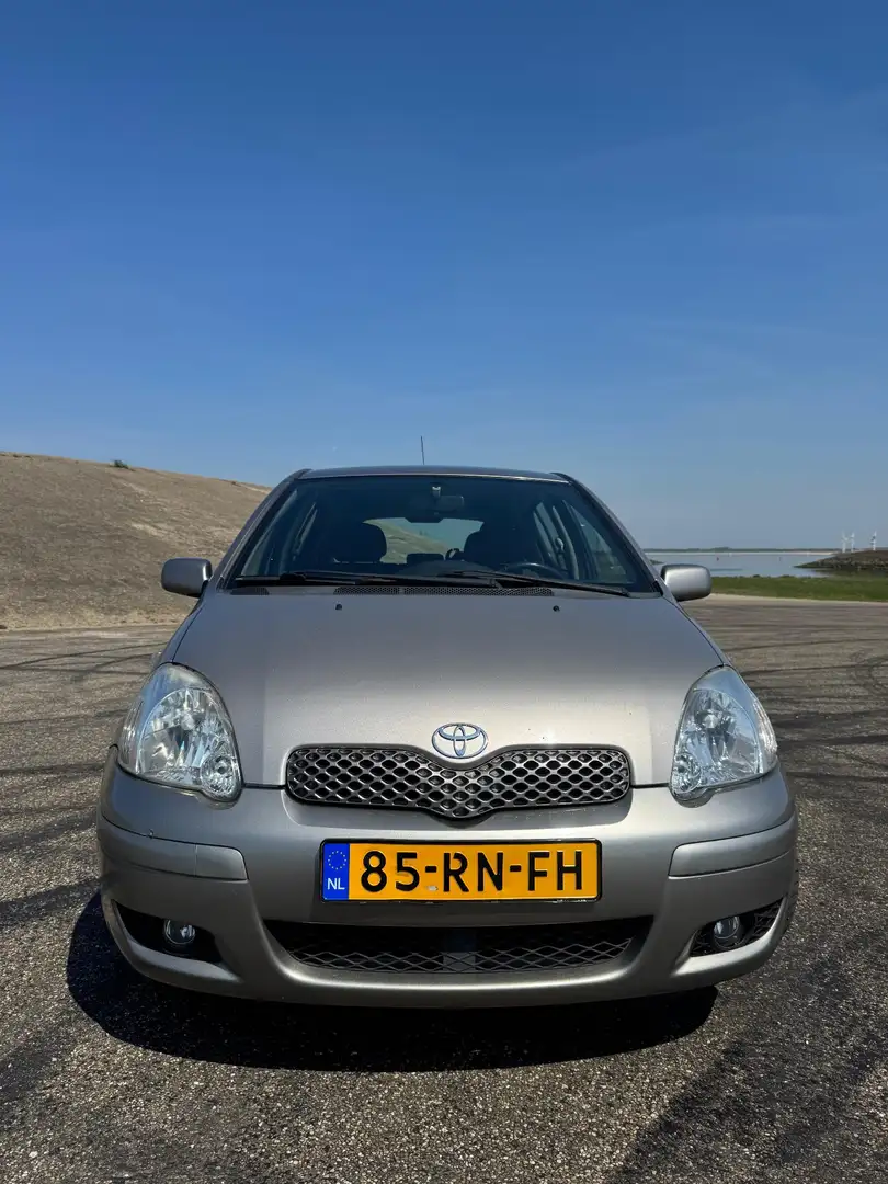 Toyota Yaris 1.0 Sol - 1