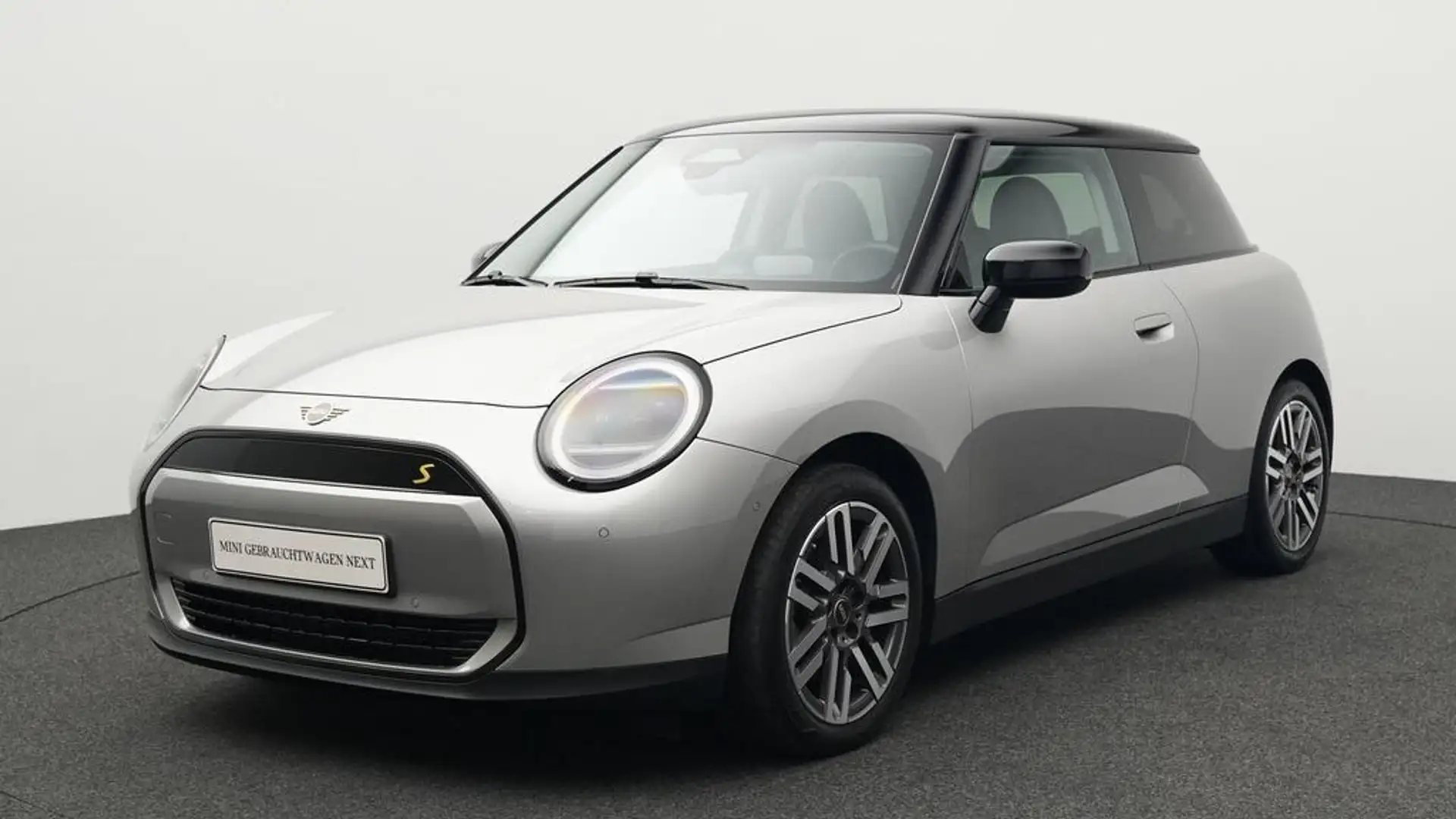 MINI Cooper SE Classic Trim Grau - 1