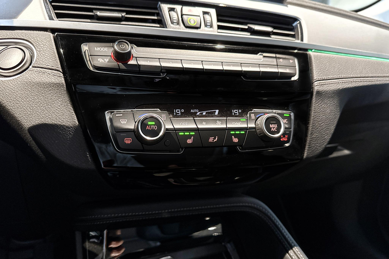 BMW X1 sDrive20i Business Edition Plus | X-Line | Glazen — photo 17