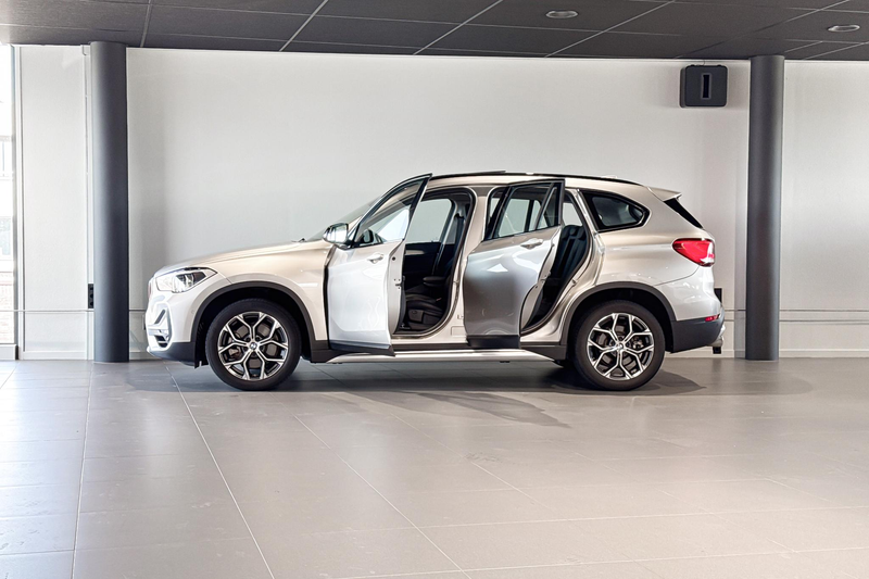 BMW X1 sDrive20i Business Edition Plus | X-Line | Glazen — photo 3