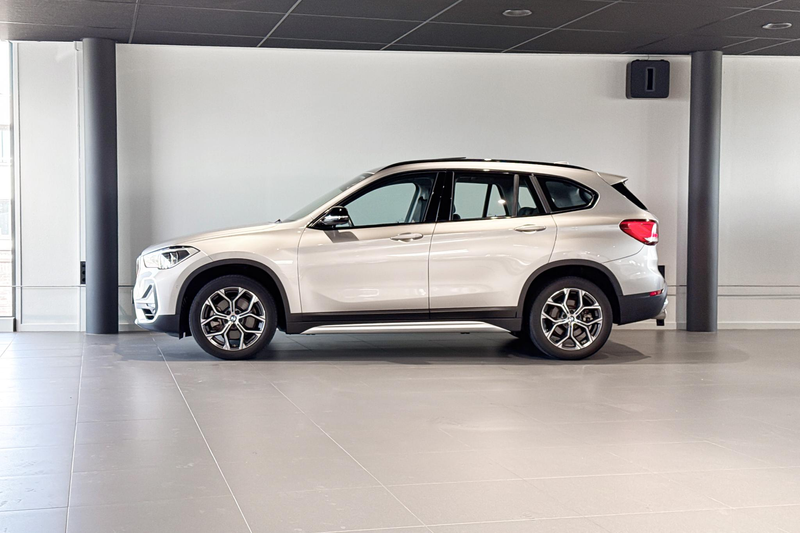 BMW X1 sDrive20i Business Edition Plus | X-Line | Glazen — photo 2
