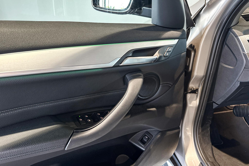 BMW X1 sDrive20i Business Edition Plus | X-Line | Glazen — photo 9