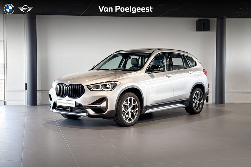 BMW X1 sDrive20i Business Edition Plus | X-Line | Glazen