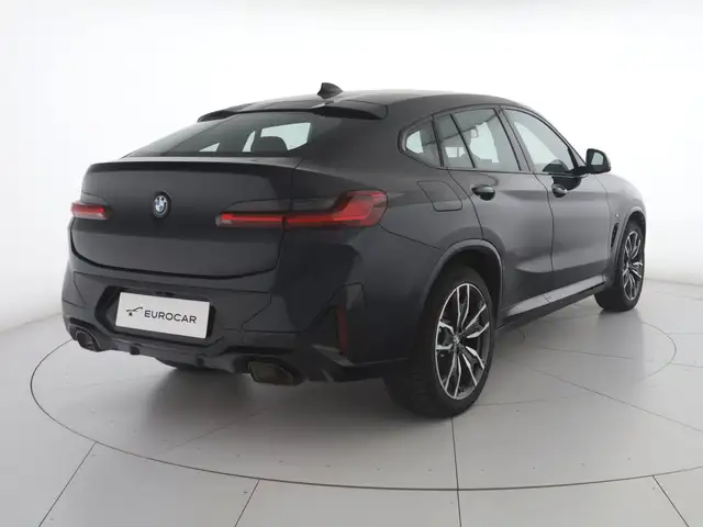 BMW X4 view 2