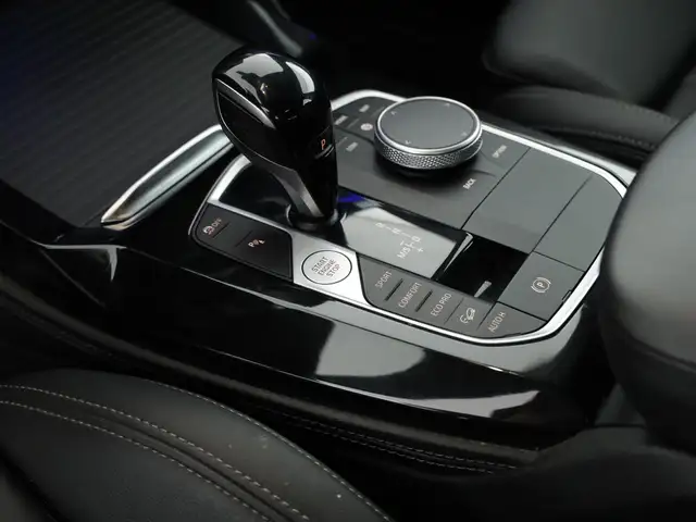 BMW X4 view 10