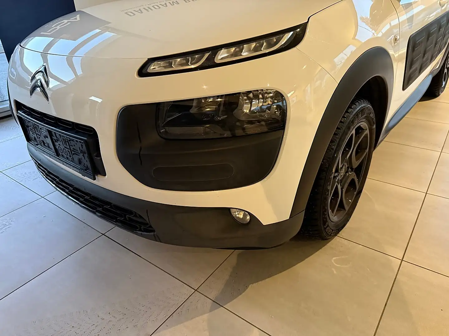 Citroen C4 Cactus 1,2 VTI82 Shine Weiß - 2