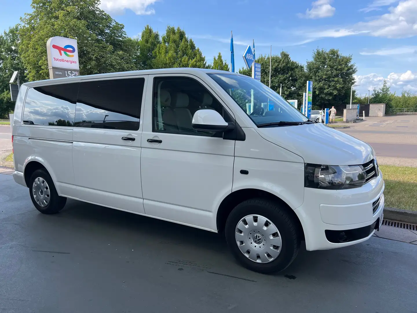 Volkswagen T5 Transporter 7EB131/WF2/1T3 BMT  Radstand Lang Grün - 1