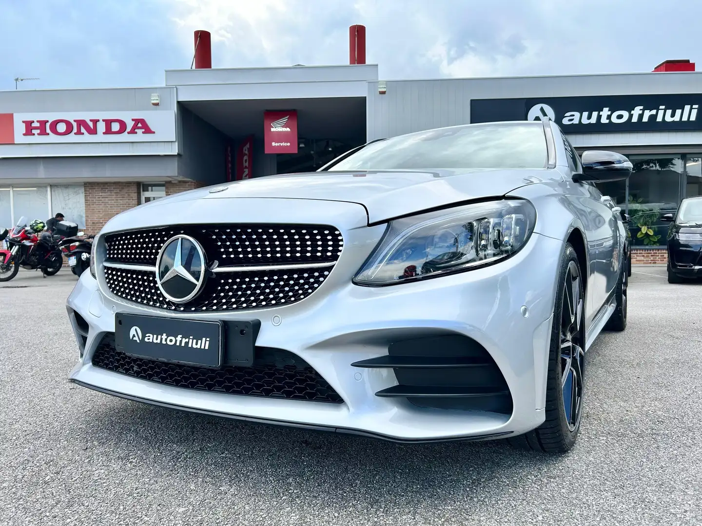 Mercedes-Benz C 200 SW EQ-BOOST PREMIUM auto -FULL OPTIONAL- Stříbrná - 1