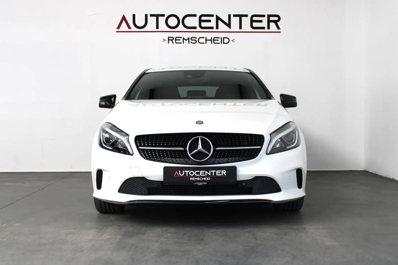 Mercedes-Benz A 200 DCT Aut. Urban Night-Paket Navi Kamera PDC Blanc - 2