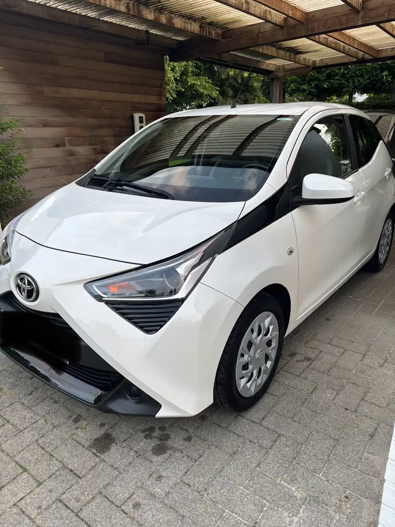 Toyota Aygo 1.0 VVT-i5MT x-play2LHD Blanc - 1