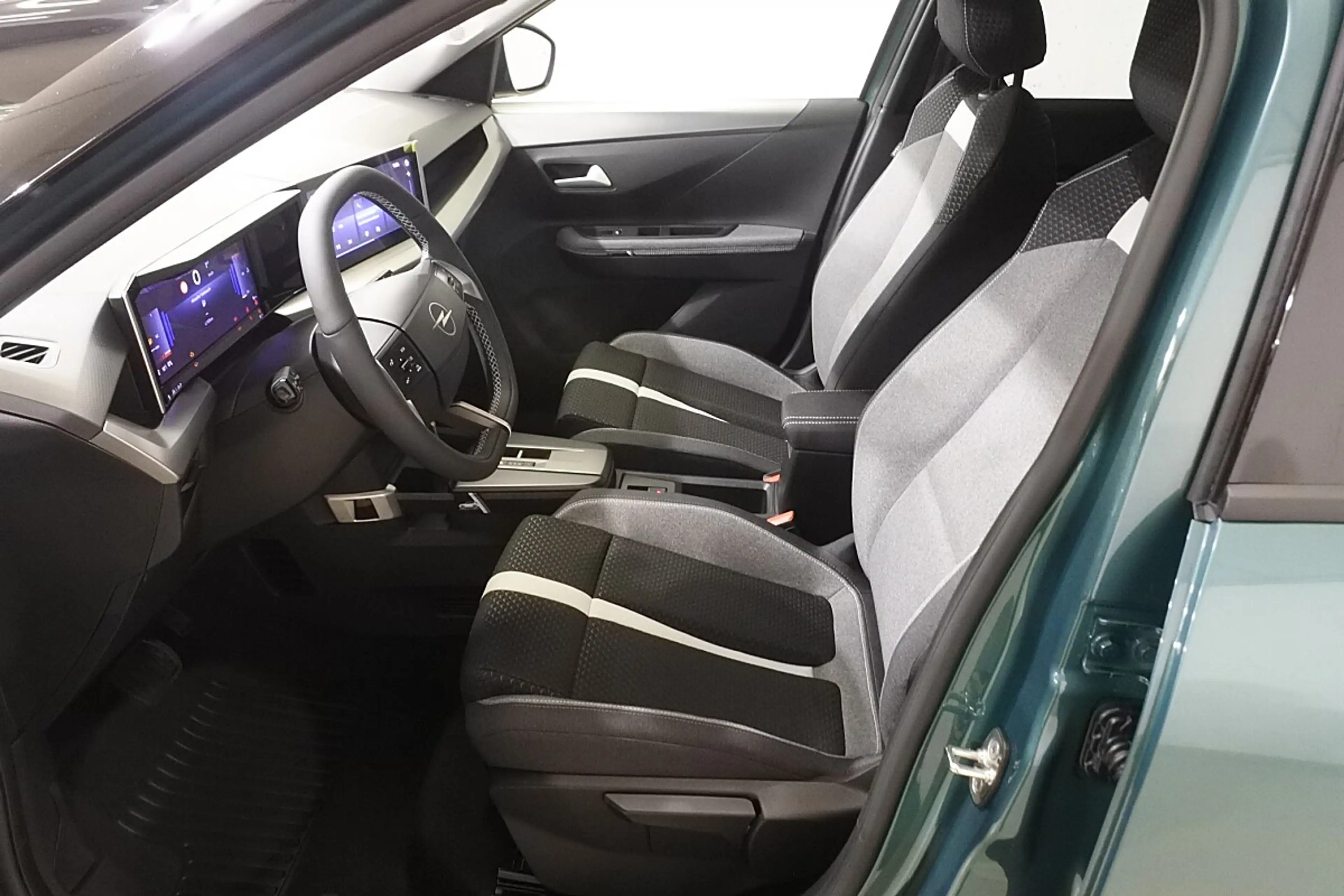 Opel Frontera 1.2 DI MHEV GS Aut. — photo 8