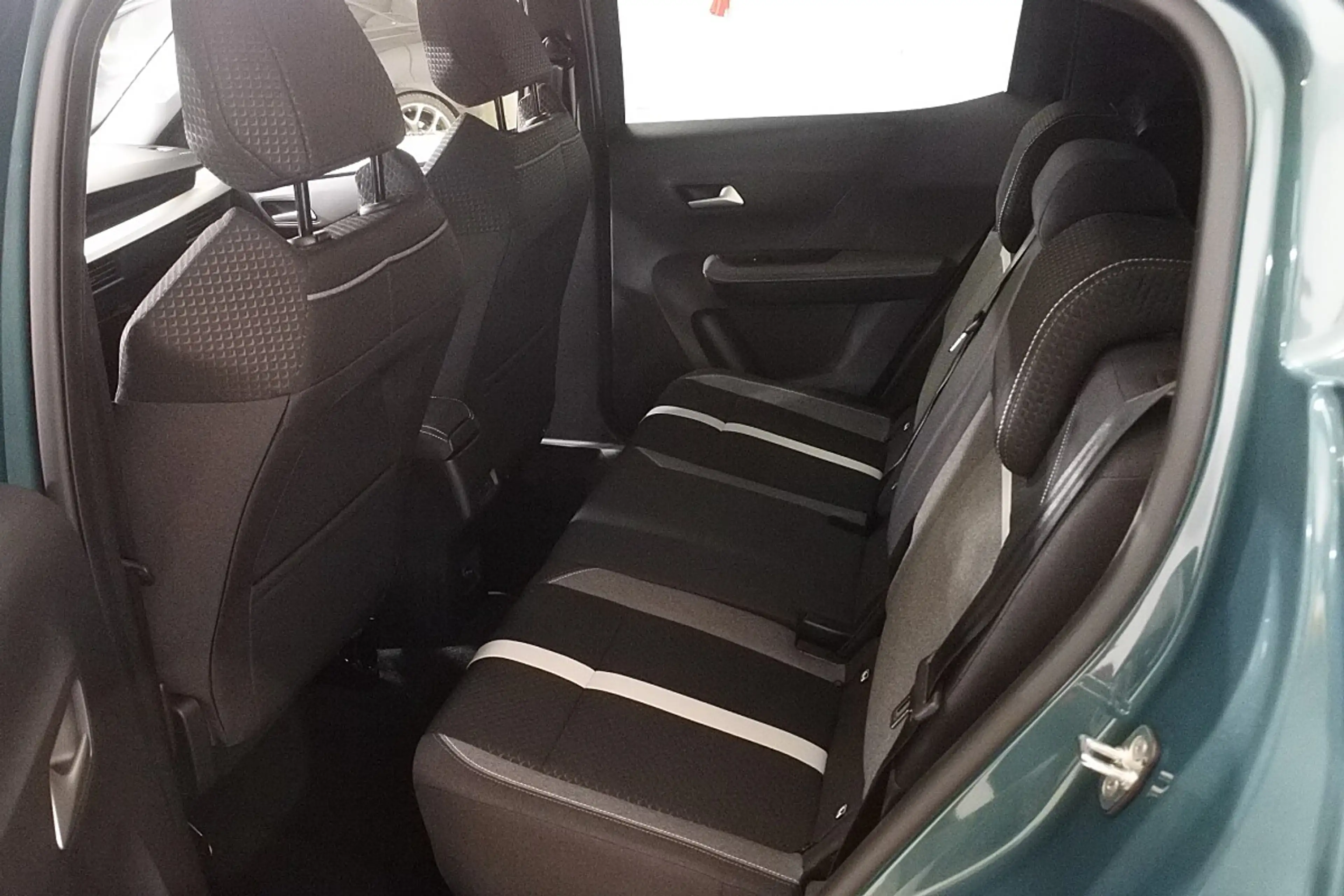 Opel Frontera 1.2 DI MHEV GS Aut. — photo 9